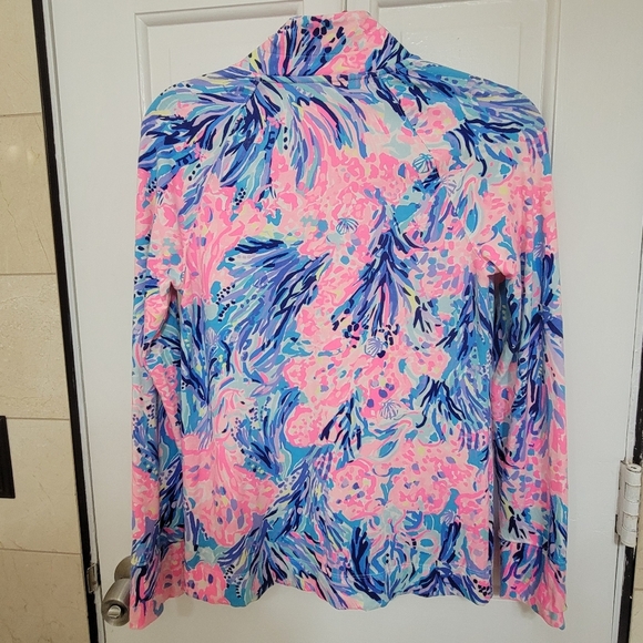 Lilly pulitzer UPF 50+ Skipper Popover in Periwinkle. - Picture 7 of 11